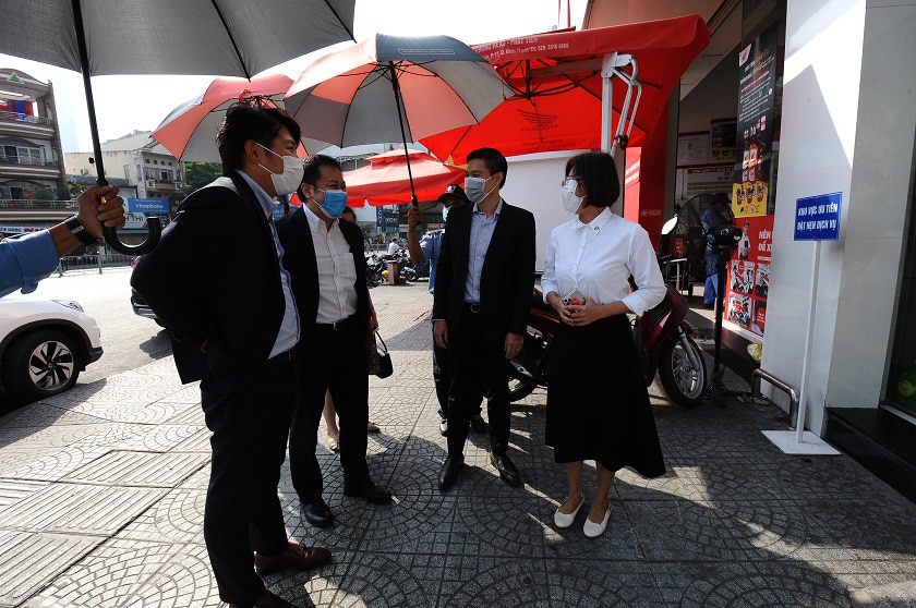 Ban lãnh đạo Honda Nhật Bản và Honda Việt Nam đã tới tìm hiểu các hoạt động của cửa hàng Head Phát Tiến - Hàng Xanh.