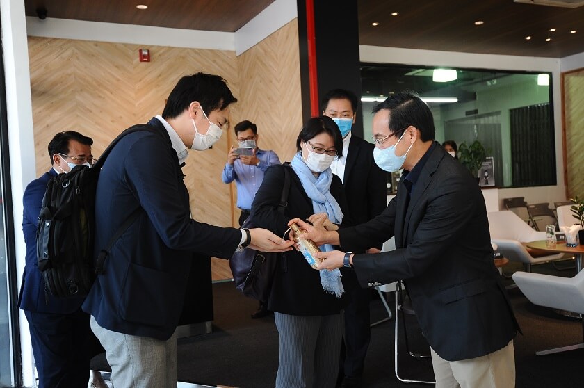 Tại đây, ban lãnh đạo Honda Nhật Bản và Honda Việt Nam cũng đã thực hiện các biện pháp phòng chống dịch cúm Corona như: rửa tay kháng khuẩn, mang khẩu trang y tế,