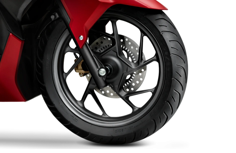Bánh trước Honda Vario 160 với đĩa phanh và vành đúc