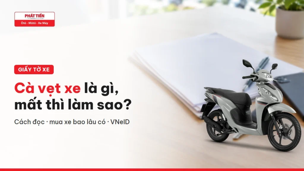 Honda Vision bên cạnh tập hồ sơ giấy tờ trên bàn làm việc