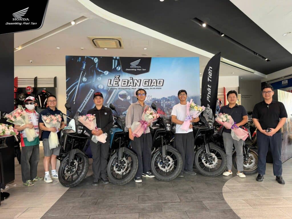 Bàn Giao Honda NX500 E-Clutch Đầu Tiên Tại Honda DreamWing Phát Tiến